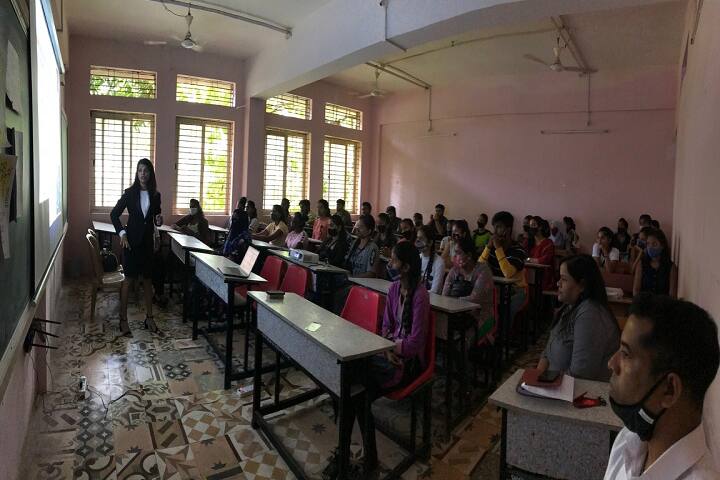 Swami Vivekanand Vidyaprasarak Mandal's College of Commerce campus in Ponda, Goa, India — photo 5