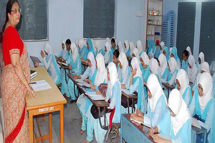BI BI Raza Degree College for Women Arts and Science campus in Gulbarga, Karnataka, India — photo 4
