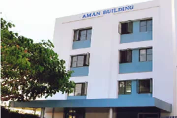 MCE Society's Abeda Inamdar Senior College of Arts Science and Commerce campus in Pune, Maharashtra, India — photo 2