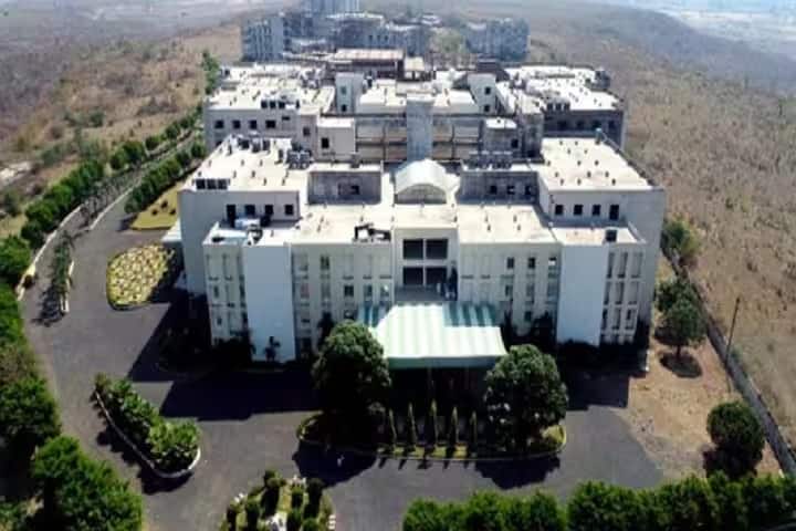 Sukh Sagar Medical College and Hospital campus in Jabalpur, Madhya Pradesh, India — photo 1