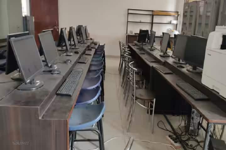 Shaheed Bhai Mani Singh Khalsa College campus in Longowal, Punjab, India — photo 3