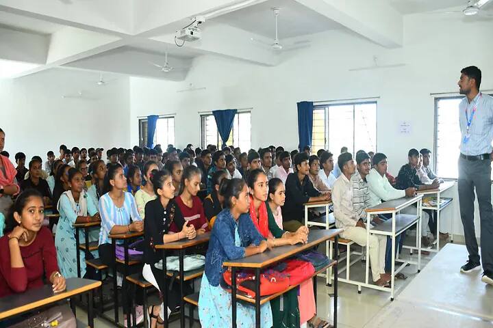 Shree Krishna Arts College campus in Banaskantha, Gujarat, India — photo 3