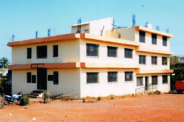 Chandrabai Shantappa Shendure College campus in Hupari, Maharashtra, India — photo 4