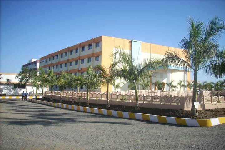 PR Pote College of Engineering and Management campus in Amravati, Maharashtra, India — photo 2