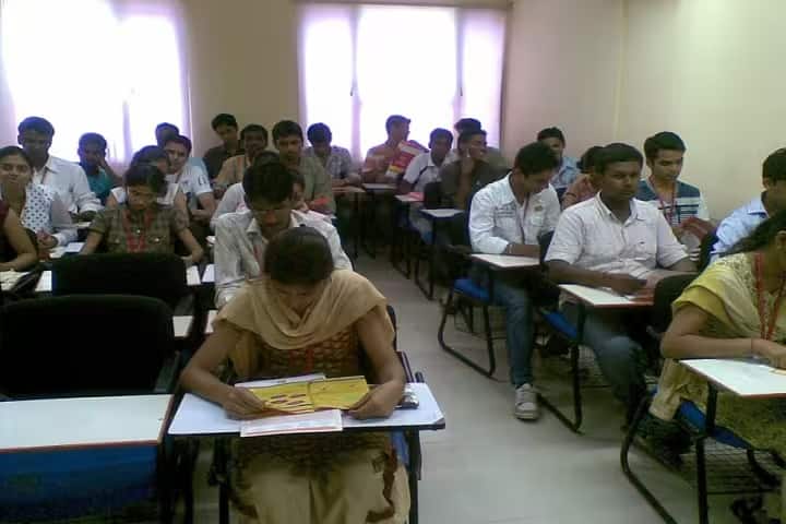Vikas College of Arts Science and Commerce campus in Mumbai, Maharashtra, India — photo 2