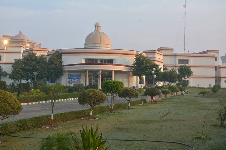 Swami Devi Dyal Institute of Computer Science campus in Golpura, Haryana, India — photo 1