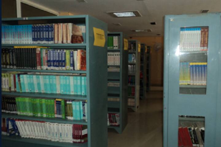 CU Shah College of Master of Computer Application campus in Surendranagar, Gujarat, India — photo 3