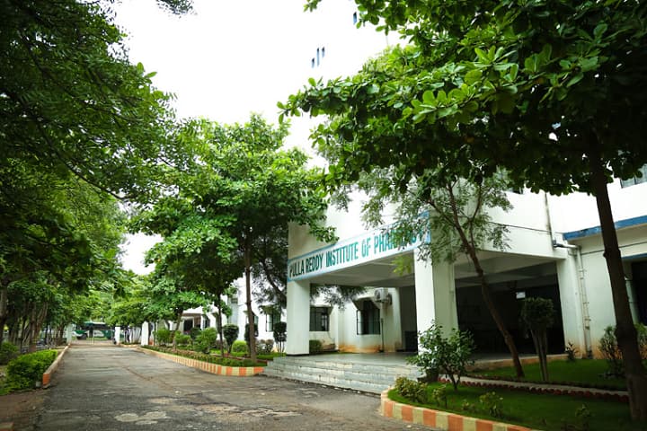 Pullareddy Institute of Pharmacy campus in Jinnaram, Telangana, India — photo 2