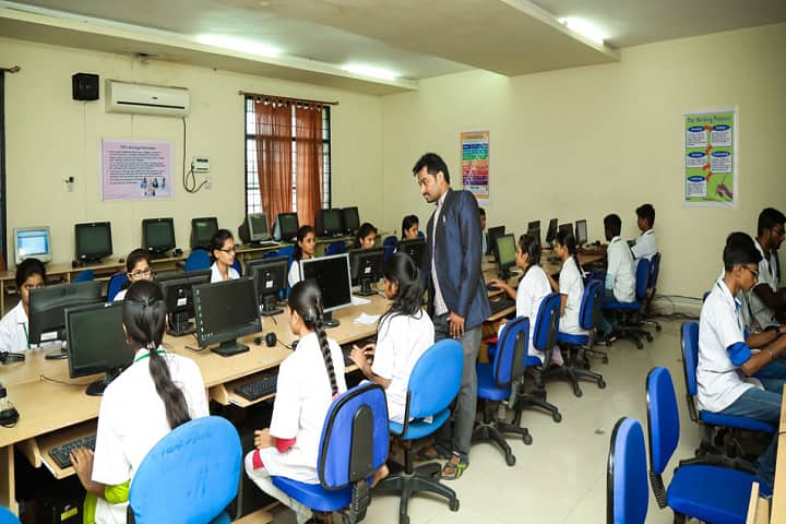 Pullareddy Institute of Pharmacy campus in Jinnaram, Telangana, India — photo 6