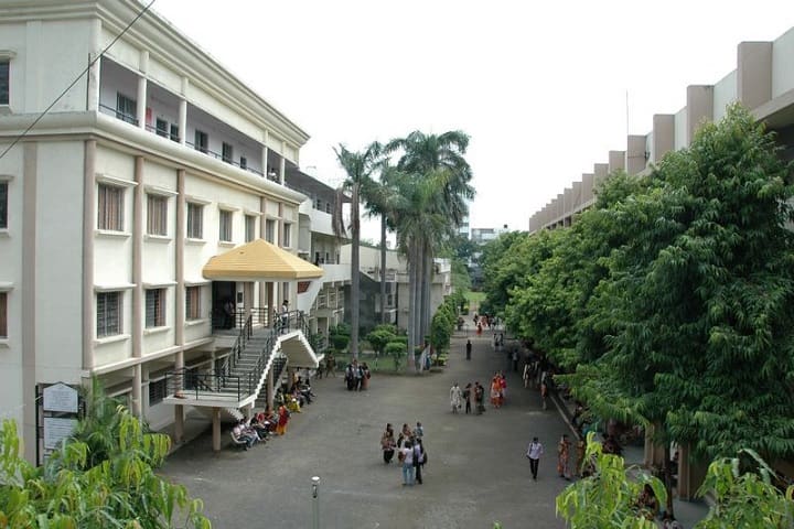 Lady Amritbai Daga College for Women of Arts Commerce and Science and Smt Ratnidevi Purohit College of Home Science and Home Science Technology campus in Nagpur, Maharashtra, India — photo 2