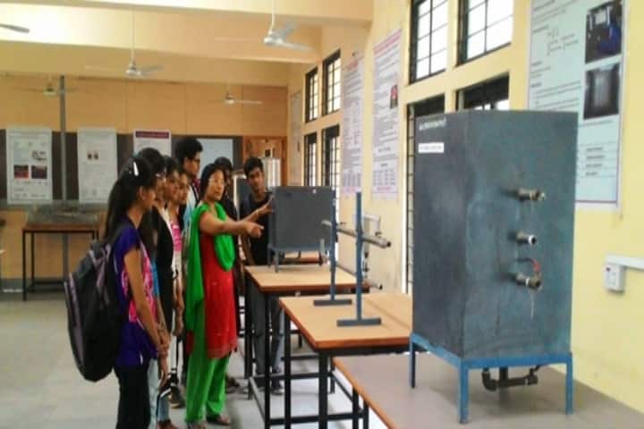 Dr S and SS Ghandhy Government Engineering College campus in Surat, Gujarat, India — photo 3