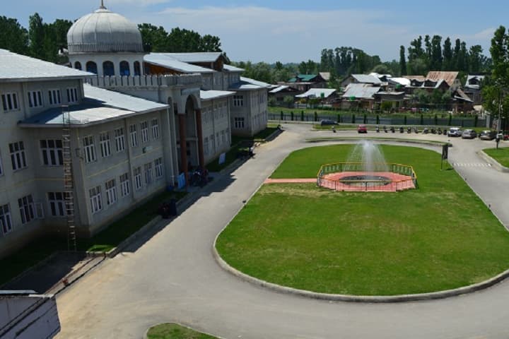 Iqbal Institute of Technology and Management campus in Srinagar, Jammu and Kashmir, India — photo 1