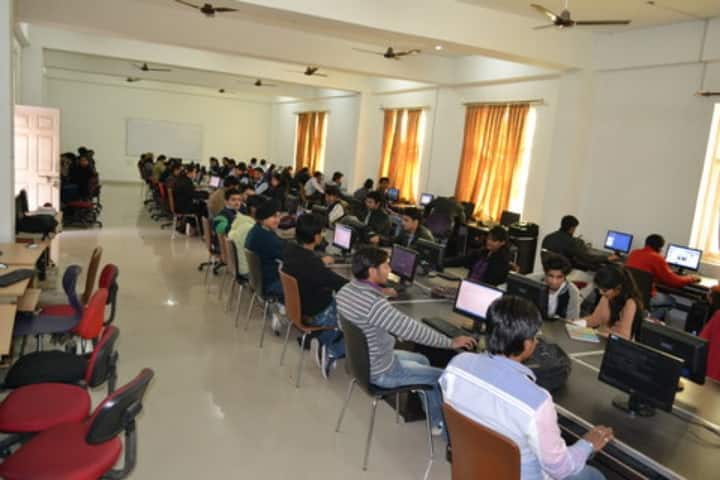 BLS Institute of Technology Management campus in Bahadurgarh, Haryana, India — photo 3