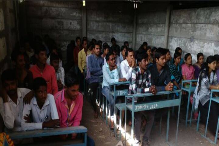 Jeevandeep Arts Commerce campus in Beed, Maharashtra, India — photo 2