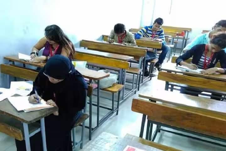 Reena Mehta College of Arts campus in Mumbai, Maharashtra, India — photo 2