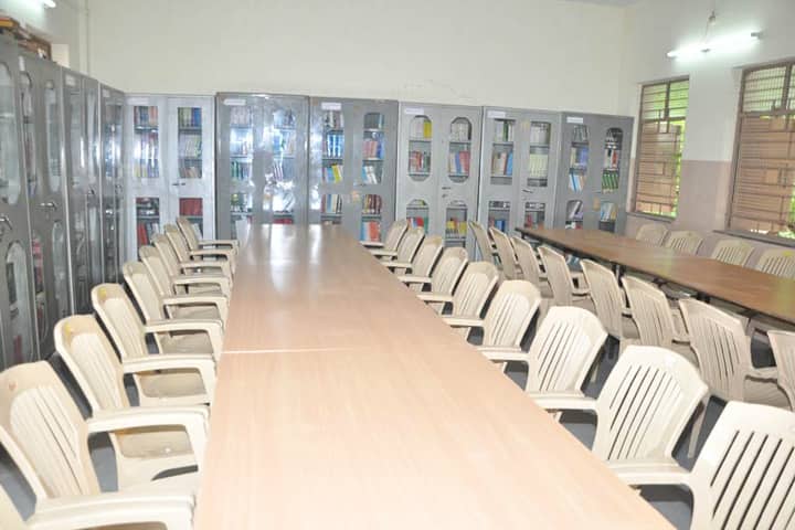 Gandhi Natha Rangaji Homoeopathic Medical College campus in Solapur, Maharashtra, India — photo 3