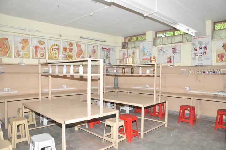 Gandhi Natha Rangaji Homoeopathic Medical College campus in Solapur, Maharashtra, India — photo 4
