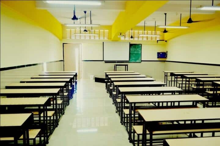 Guru Nanak College of Arts campus in Mumbai, Maharashtra, India — photo 2