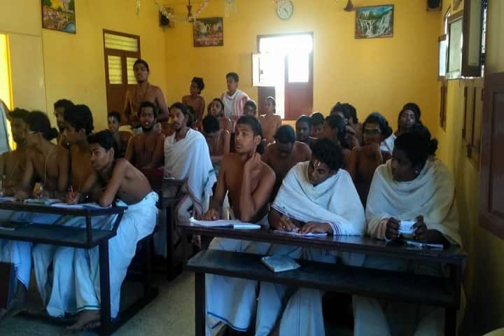 Sri Ahobila Math Adarsh Sanskrit Mahavidyalaya campus in Chengalpattu, Tamil Nadu, India — photo 2