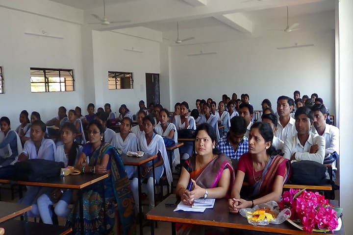 Manoharbhai Patel Arts and Commerce College campus in Salekasa, Maharashtra, India — photo 4