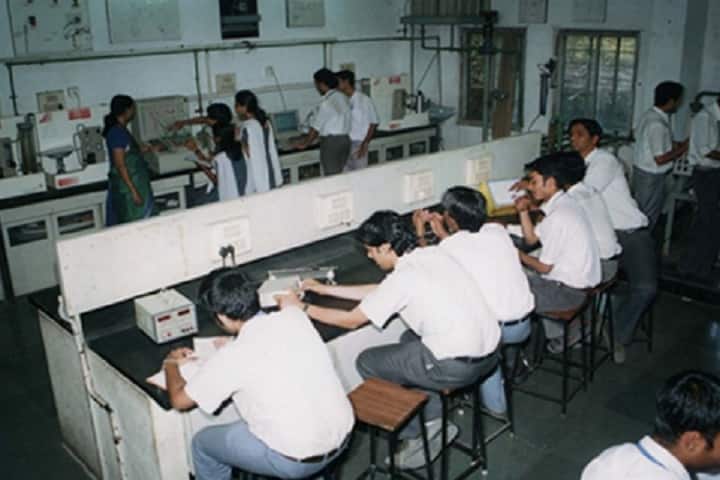 Vidya Prasarak Mandal's College of Engineering campus in Thane, Maharashtra, India — photo 2
