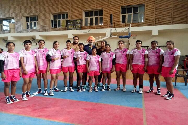 Shri Raghunath Girls College campus in Amritsar, Punjab, India — photo 2
