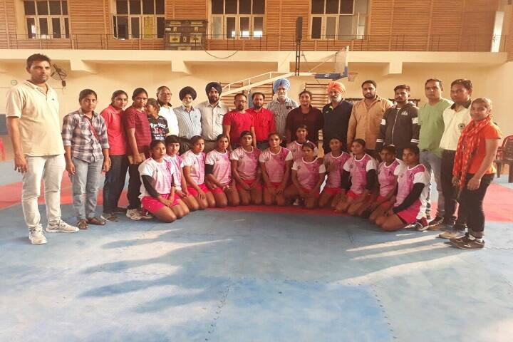 Shri Raghunath Girls College campus in Amritsar, Punjab, India — photo 4