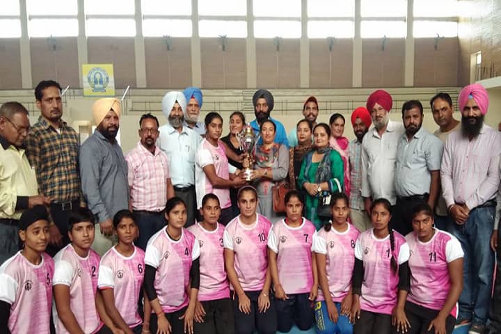 Shri Raghunath Girls College campus in Amritsar, Punjab, India — photo 6