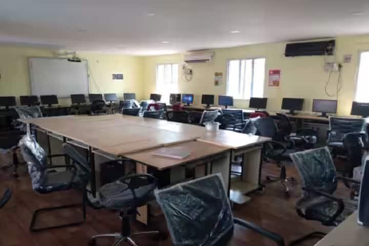 NTR Government Degree College for Women campus in Mahabubnagar, Telangana, India — photo 2