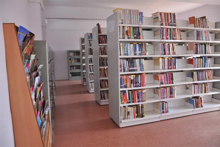 Mahatma Jyotiba Fule Mahavidyalaya campus in Amravati, Maharashtra, India — photo 4