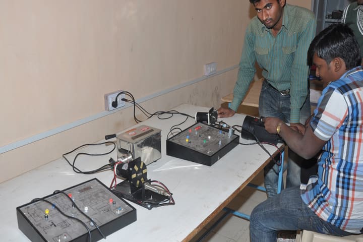 Late Narayandas Bhawandas Chhabada Training College of Nursing campus in Satara, Maharashtra, India — photo 2