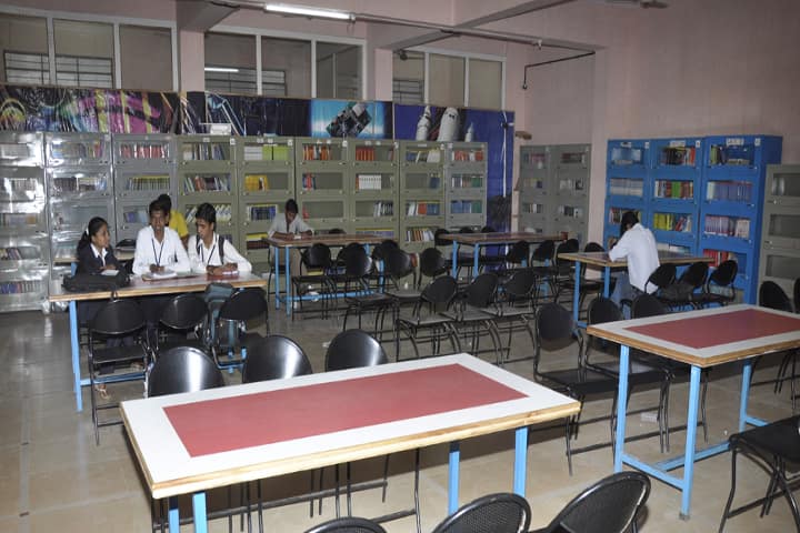 Late Narayandas Bhawandas Chhabada Training College of Nursing campus in Satara, Maharashtra, India — photo 3
