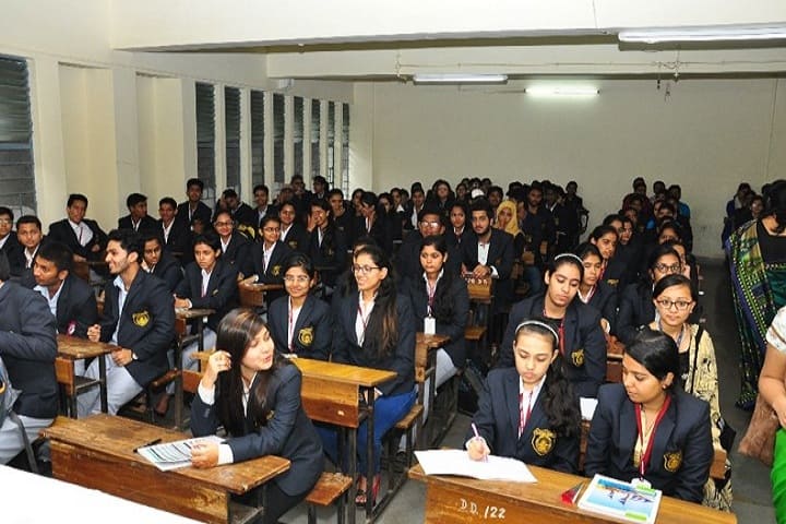Manghanmal Udharam College of Commerce campus in Pimpri-Chinchwad, Maharashtra, India — photo 2