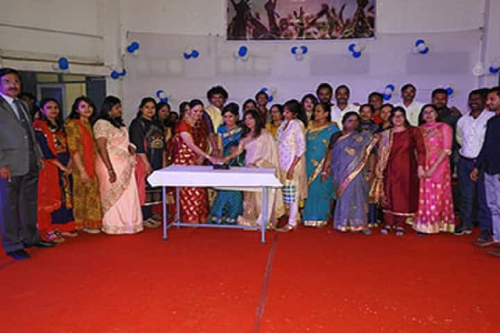 Manghanmal Udharam College of Commerce campus in Pimpri-Chinchwad, Maharashtra, India — photo 6