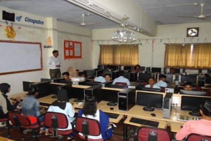 Yashwant Shikshan Sanstha's Miraj Mahavidyalaya campus in Miraj, Maharashtra, India — photo 5