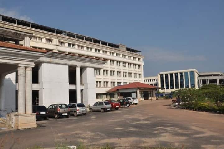 Travancore Medical College campus in Mayyanad, Kerala, India — photo 1