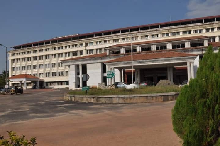 Travancore Medical College campus in Mayyanad, Kerala, India — photo 2