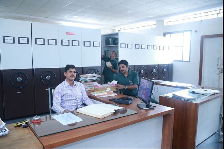 Seth G R Ayurved College campus in Solapur, Maharashtra, India — photo 6