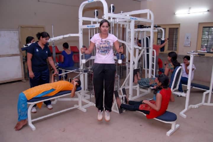 Shree Tulsibhai Ranchhodbhai Tanti M Sc IT and CA Mahila College campus in Amreli, Gujarat, India — photo 3