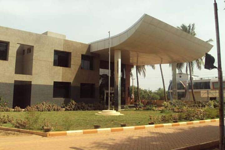 KH Patil College of Business Administration campus in Hubli, Karnataka, India — photo 1