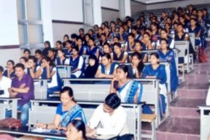 BVV Sanghas Basaveshwar Science College campus in Bagalkot, Karnataka, India — photo 2
