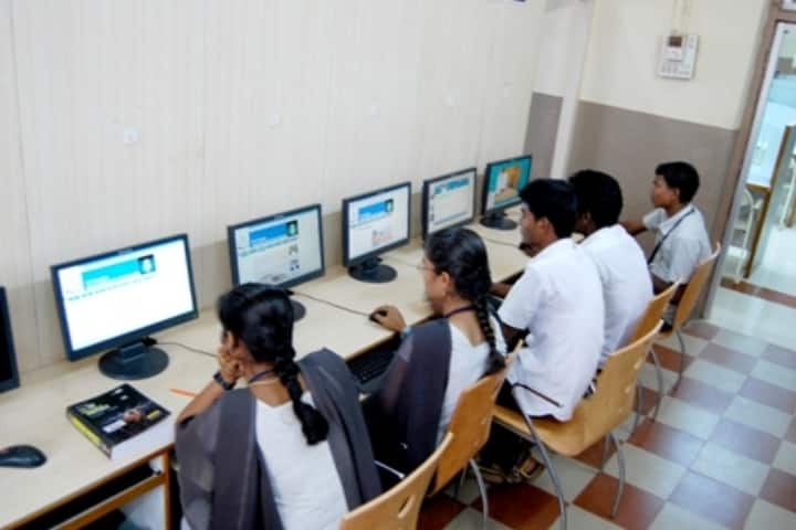 BVV Sanghas Basaveshwar Science College campus in Bagalkot, Karnataka, India — photo 4