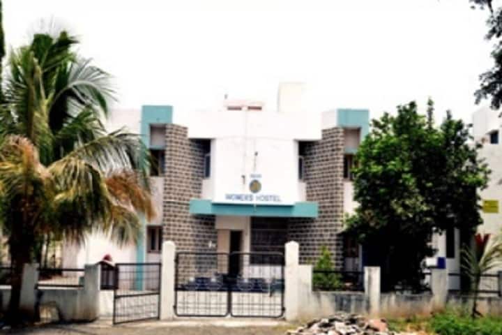 RB Narayanrao Borawake College campus in Shrirampur, Maharashtra, India — photo 6