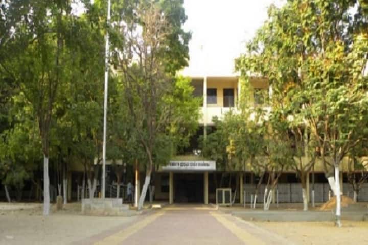 Government First Grade College campus in Bangalore, Karnataka, India — photo 2