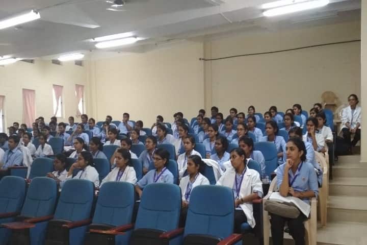 Pushpagiri Institute of Medical Science and Research Centre campus in Thiruvalla, Kerala, India — photo 2
