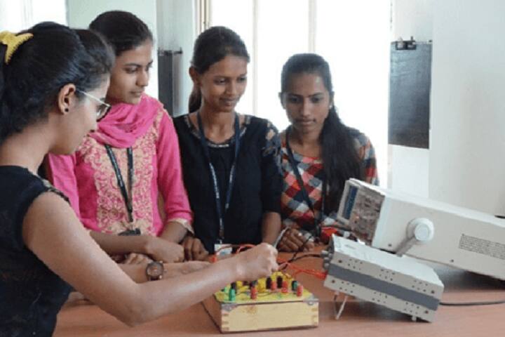 Shri Shiv Chhatrapati College campus in Junnar, Maharashtra, India — photo 5
