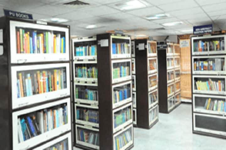 Sri Bhagawan Mahaveer Jain College campus in Bangalore, Karnataka, India — photo 3