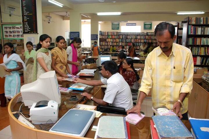 Sree Siddaganga College for Women campus in Tumkur, Karnataka, India — photo 6