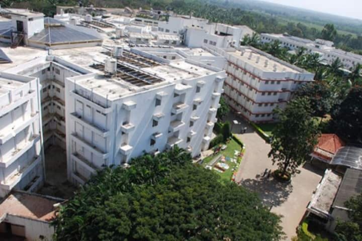 Sri Devraj Urs College of Nursing campus in Kolar, Karnataka, India — photo 2