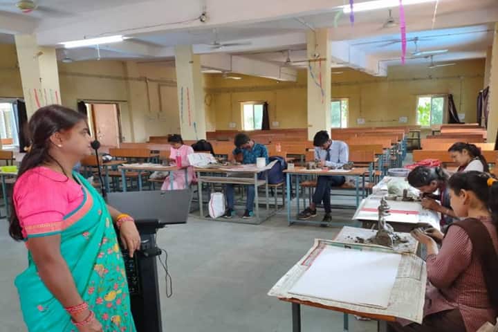 Shri Makhanlal Chaturvedi Government College campus in Hoshangabad, Madhya Pradesh, India — photo 3